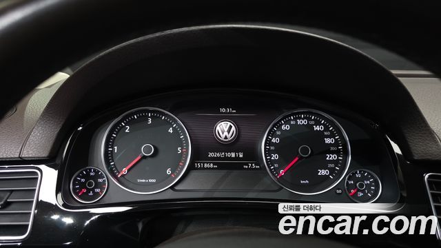 Volkswagen Touareg 2016 — photo 8