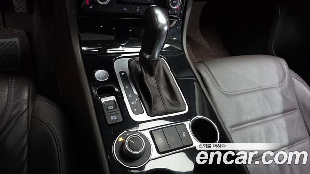 Volkswagen Touareg 2016 — photo 9