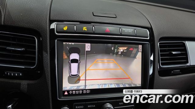 Volkswagen Touareg 2016 — photo 15