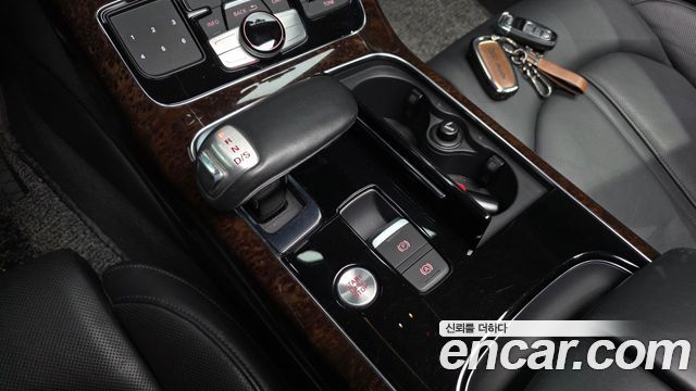 Audi A8 2015 — photo 9