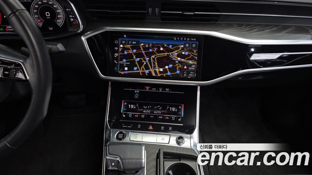 Audi A6 2021 — photo 21