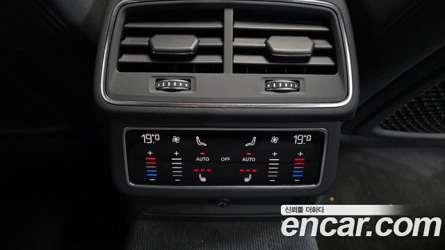 Audi A6 2021 — photo 24