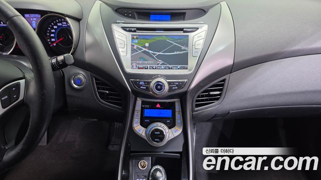 Hyundai AVANTE 2011 — photo 13