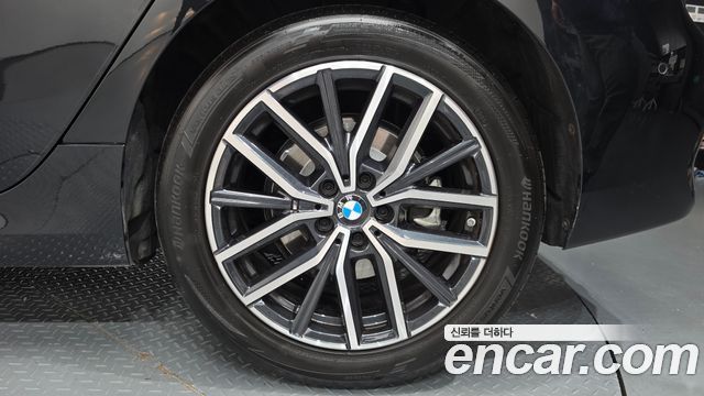 BMW 2-Series 2026 — photo 7