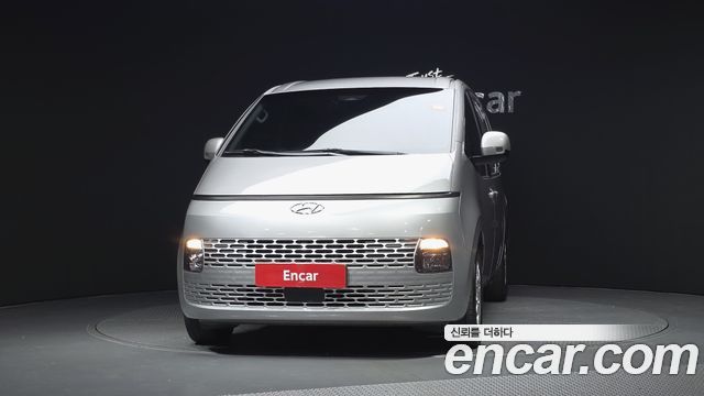 Hyundai Staria 2023 — photo 3