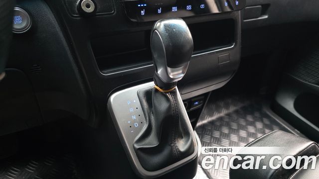 Hyundai Staria 2023 — photo 12