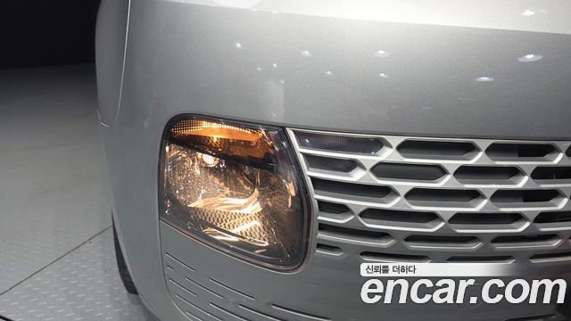 Hyundai Staria 2023 — photo 8