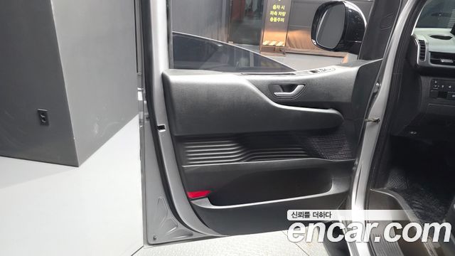 Hyundai Staria 2023 — photo 14