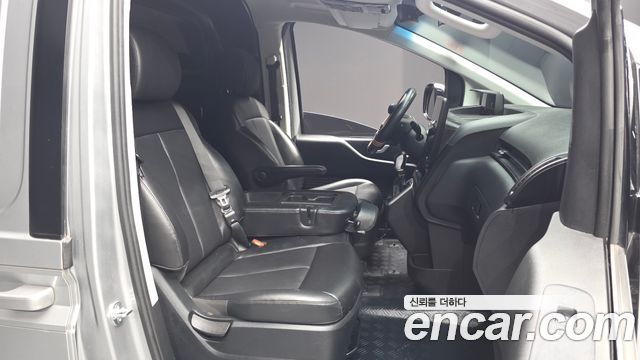 Hyundai Staria 2023 — photo 16