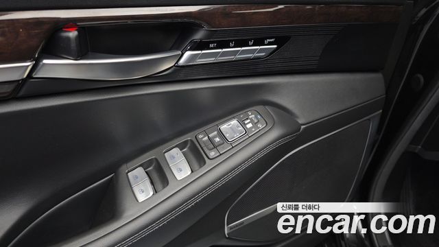 Genesis EQ900 2018 — photo 17