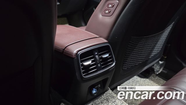 Genesis G70 2022 — photo 30