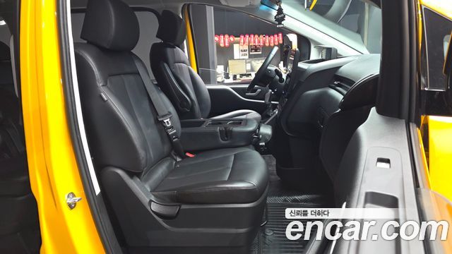 Hyundai Staria 2023 — photo 17