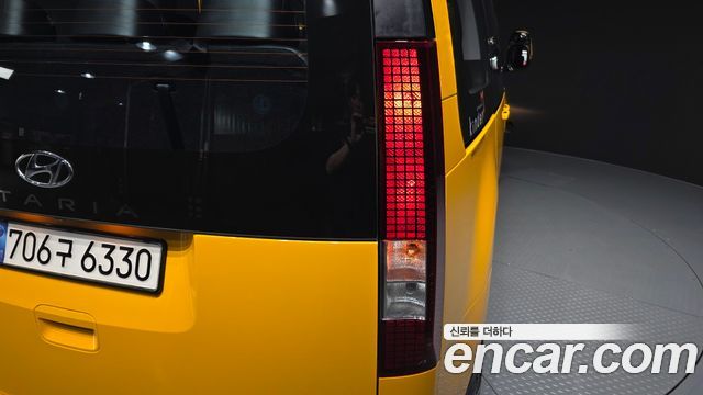 Hyundai Staria 2023 — photo 9