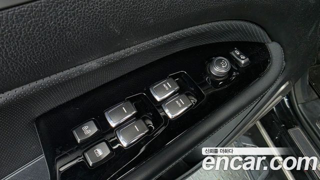 KG Mobility Rexton 2019 — photo 32