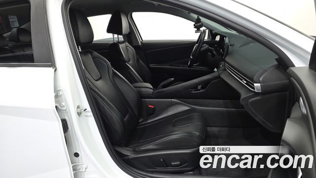 Hyundai AVANTE 2023 — photo 17