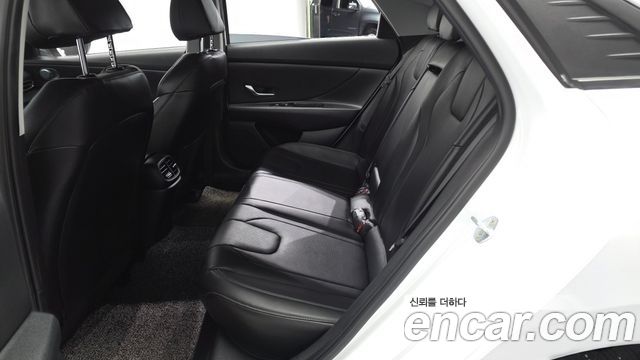Hyundai AVANTE 2023 — photo 16