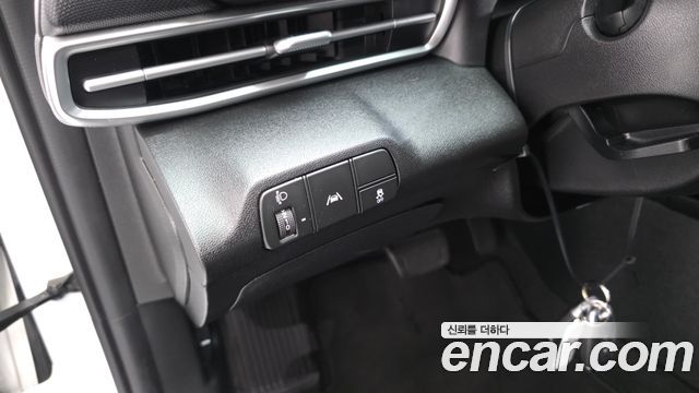Hyundai AVANTE 2023 — photo 28