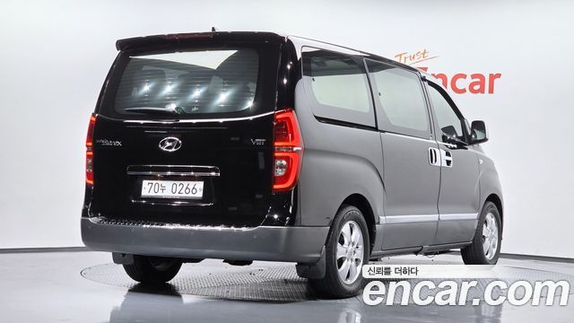 Hyundai Starex 2019 — photo 2