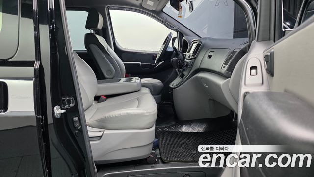 Hyundai Starex 2019 — photo 16