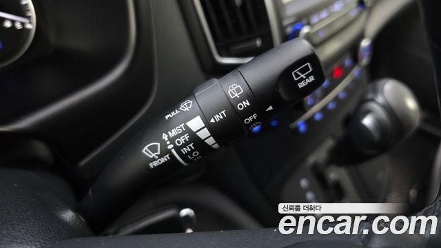 Hyundai Starex 2019 — photo 28