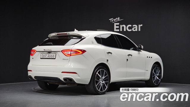 Maserati Levante 2018 — photo 2