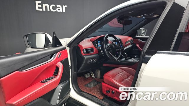 Maserati Levante 2018 — photo 13