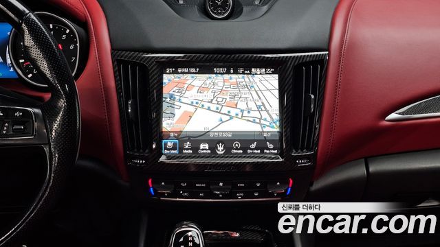 Maserati Levante 2018 — photo 24