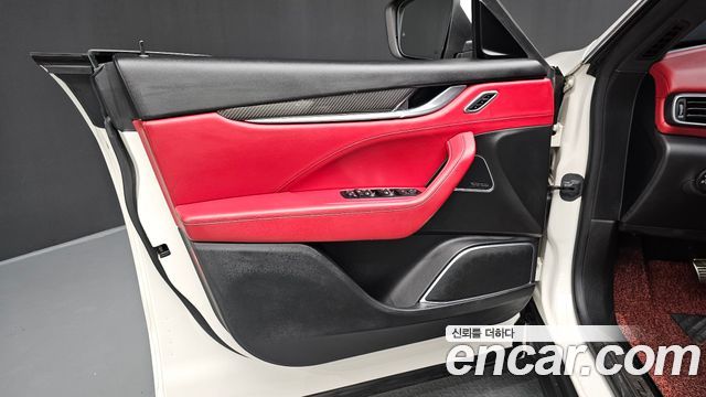 Maserati Levante 2018 — photo 14