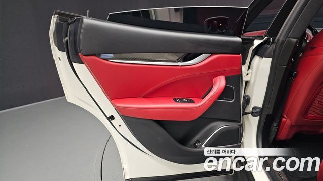 Maserati Levante 2018 — photo 15