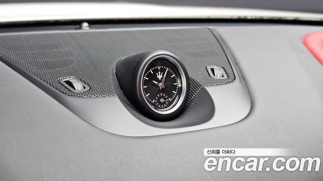 Maserati Levante 2018 — photo 30