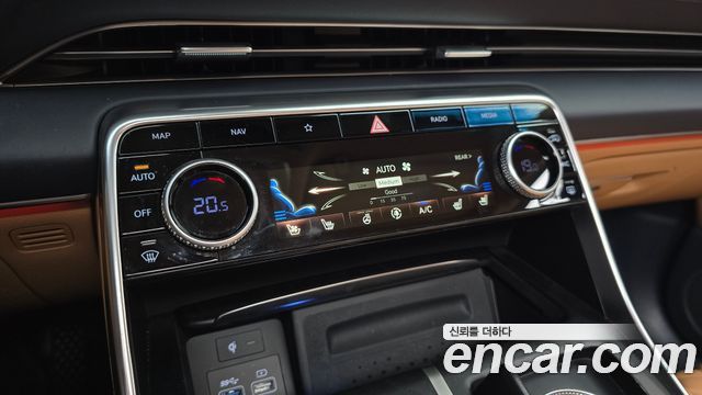 Genesis GV80 2020 — photo 34