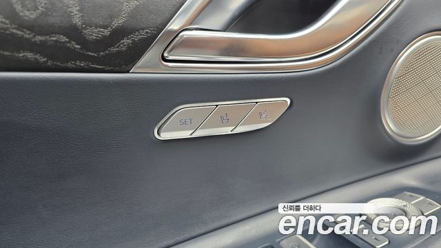 Genesis GV80 2020 — photo 35