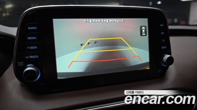 Hyundai Santafe 2019 — photo 21