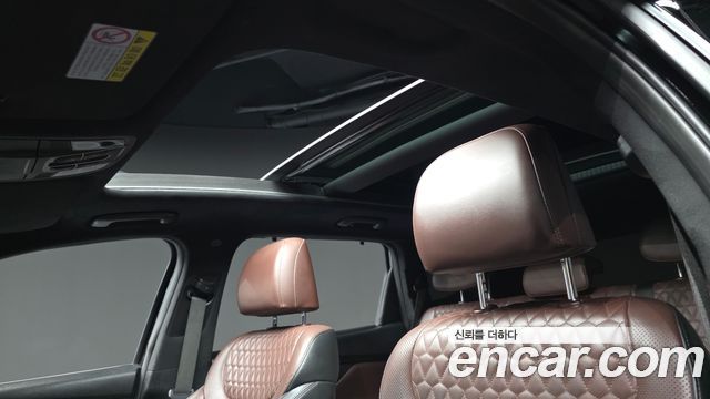 Hyundai Santafe 2019 — photo 22