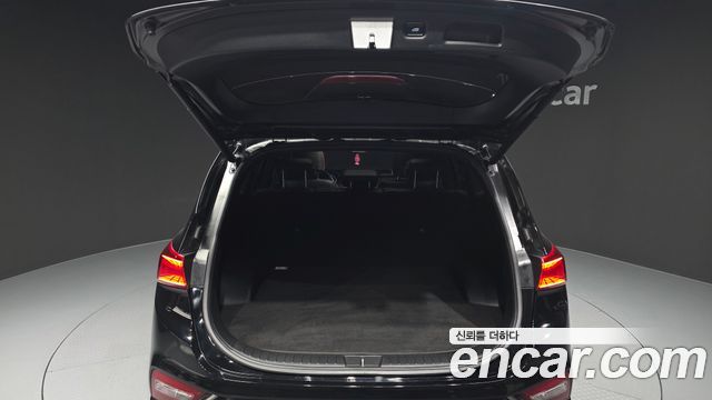 Hyundai Santafe 2019 — photo 31