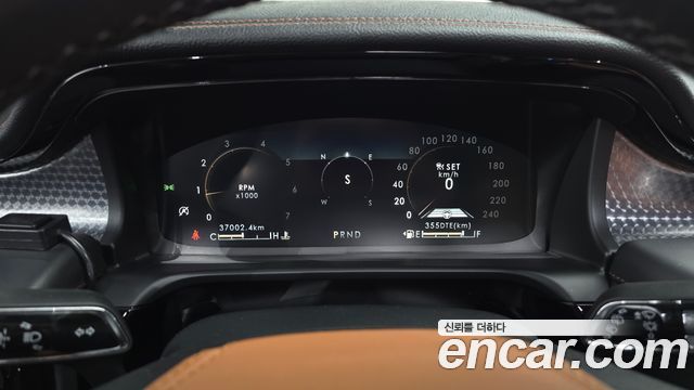 Lincoln Aviator 2022 — photo 8