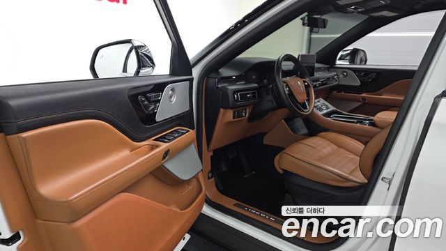 Lincoln Aviator 2022 — photo 10