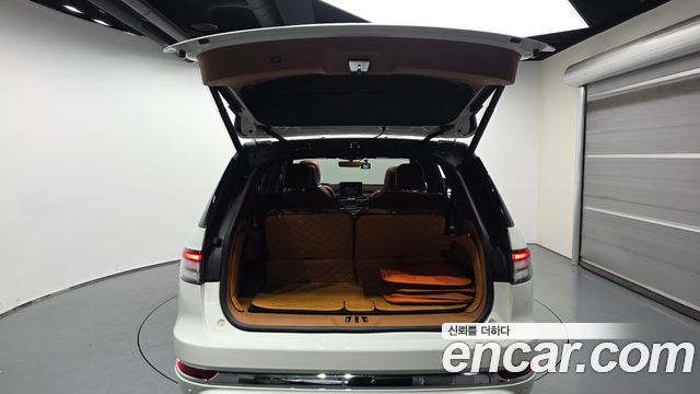 Lincoln Aviator 2022 — photo 20