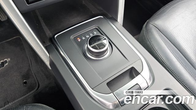Land Rover Discovery Sport 2018 — photo 12