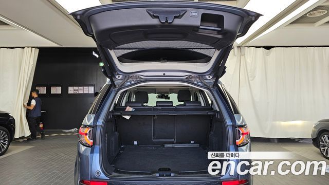 Land Rover Discovery Sport 2018 — photo 26