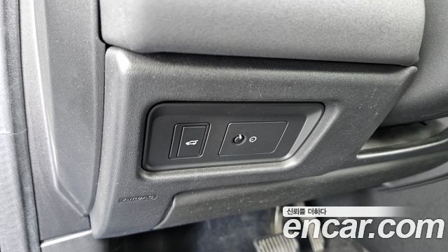 Land Rover Discovery Sport 2018 — photo 30