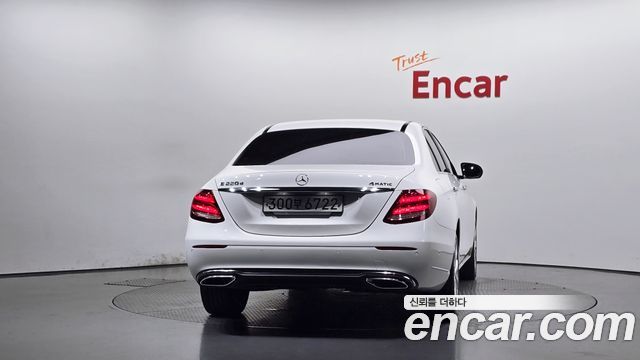 Mercedes-Benz E-Class 2019 — photo 4