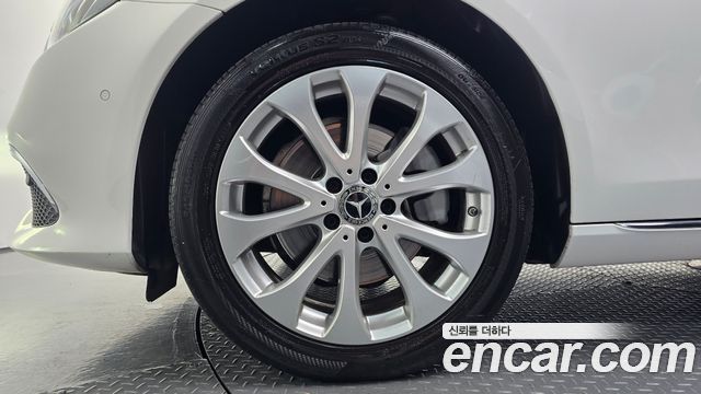 Mercedes-Benz E-Class 2019 — photo 5