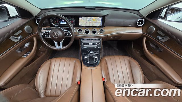 Mercedes-Benz E-Class 2019 — photo 7