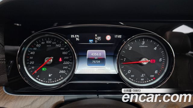 Mercedes-Benz E-Class 2019 — photo 8