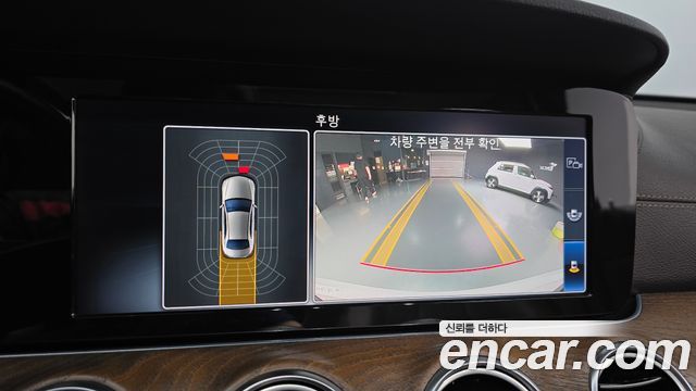 Mercedes-Benz E-Class 2019 — photo 16