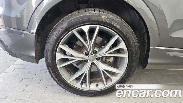Audi Q8 2020 — photo 5