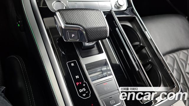 Audi Q8 2020 — photo 12