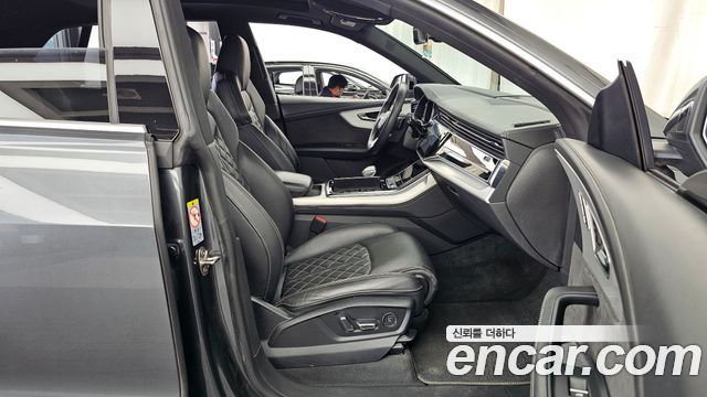 Audi Q8 2020 — photo 17