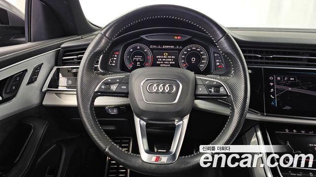 Audi Q8 2020 — photo 19